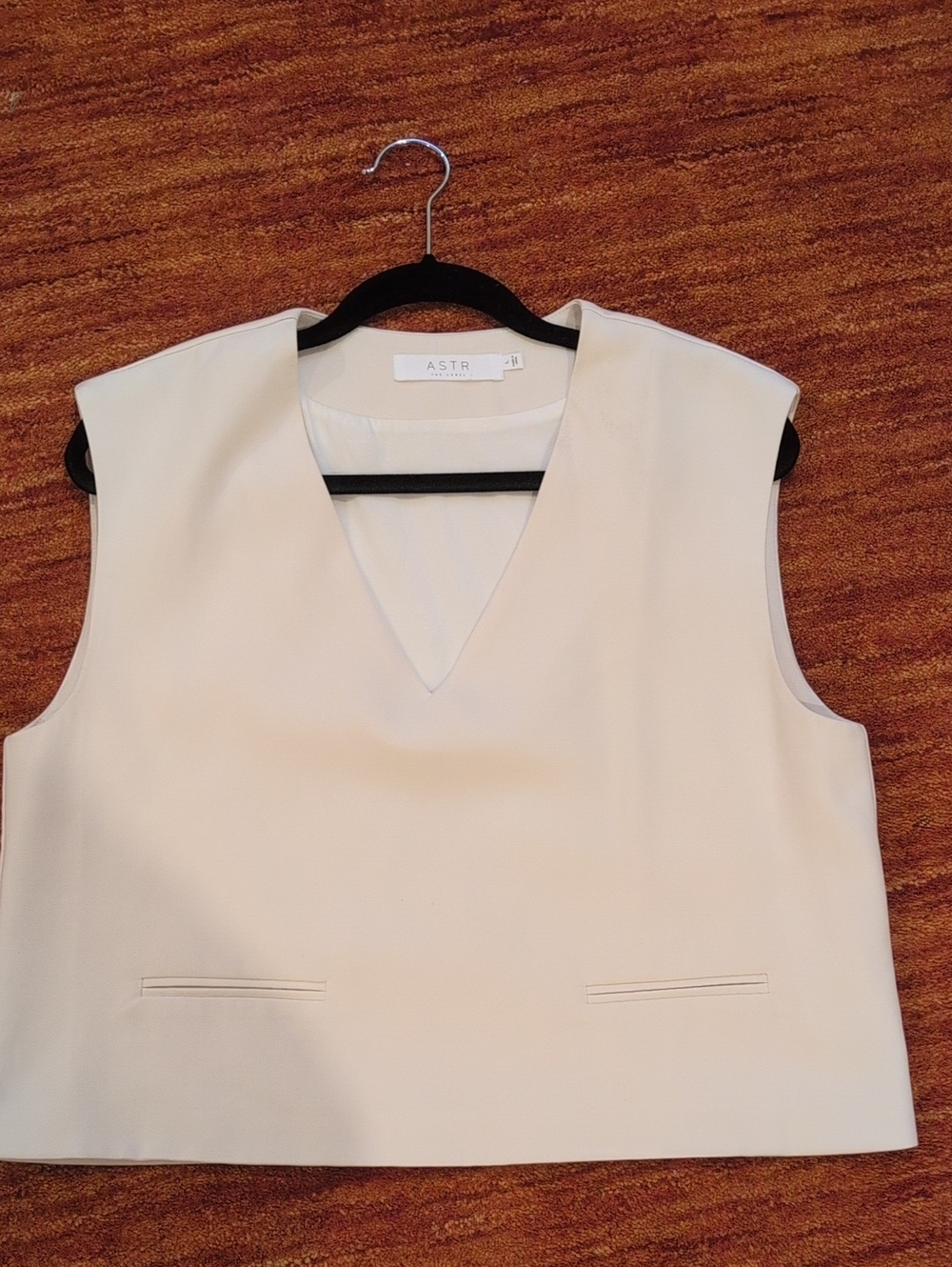 ASTR Cream V-Neck Sleeveless Tunic Tank